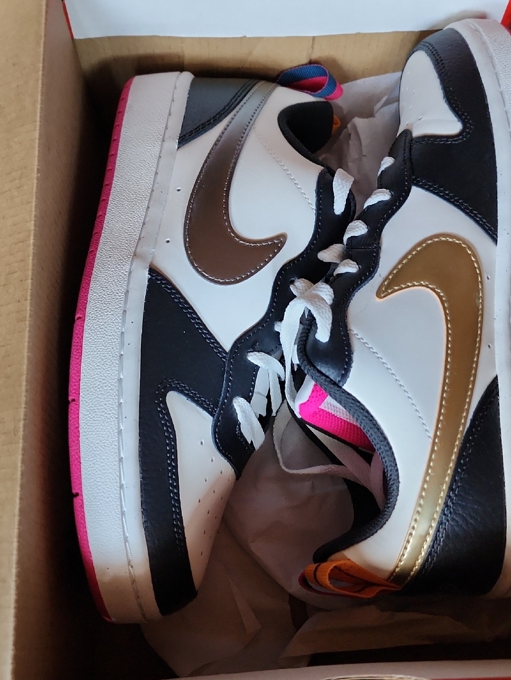 Nike Women’s Low-Top Sneakers - White/Black/Gold with Pink.